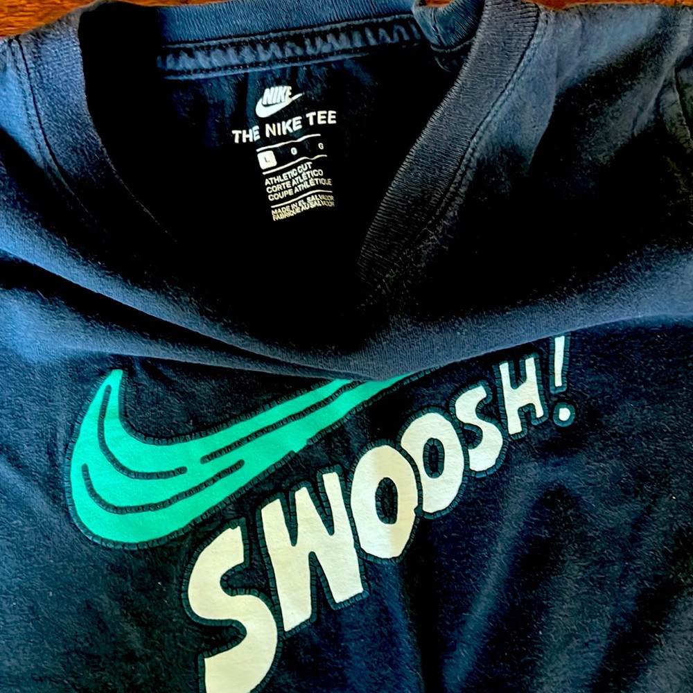 Nike tee - Picture 2 of 6